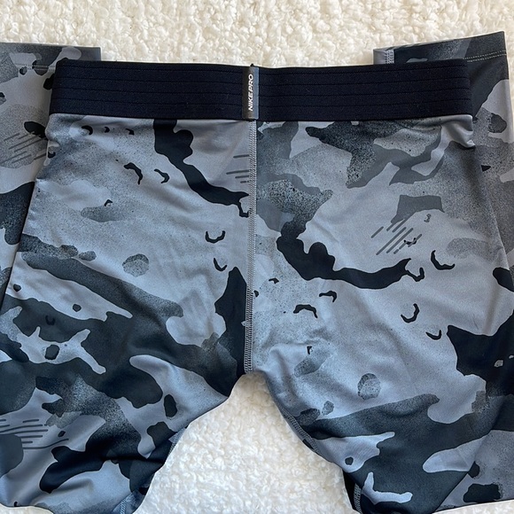 Nike Pro Mid-Length Workout Leggings - Picture 5 of 6